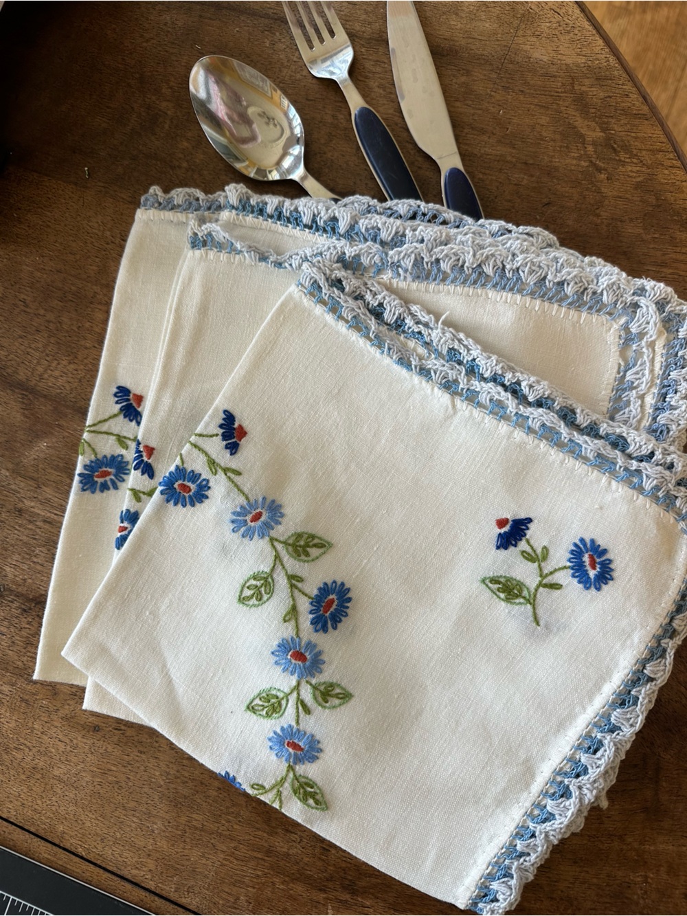 Embroidered Blue Daisy Linen Napkins with Crocheted Edge Set of 4